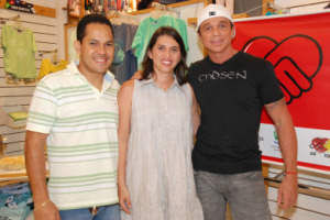 Sheila Ferrari com o marido paulo e o cantor Netinho